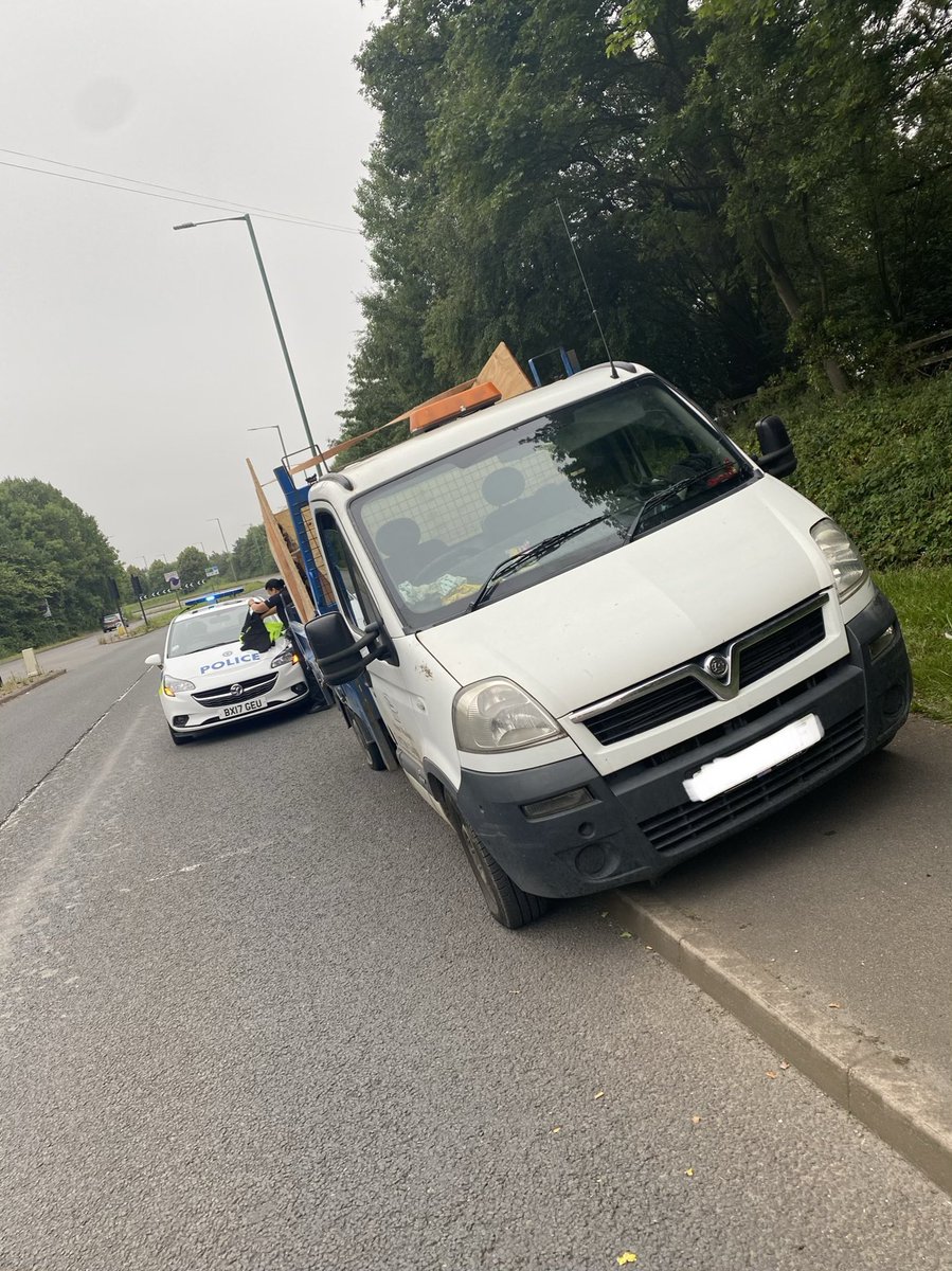 RuralsWMP's tweet photo. Top tip 💡 Don’t break down when you have no MOT, no TAX and no Insurance otherwise we will seize it🤦♂️
Even better, tax, mot and insure it in the first place 👍
#SeizedByTheRurals #RegisterIt https://t.co/gySUoA68ZH