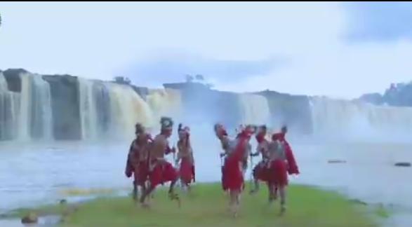 AnkitSi71638035's tweet photo. Bastar in #Chhattigarh has always nurtured a culture that respects &amp; celebrates mother earth and rivers that flow thru its heart.

Persenting Rajgeet in #Halbi which celebrate this deep-rooted connection with #nature 😊

#विश्व_आदिवासी_दिवस https://t.co/nLvCq6c7qa