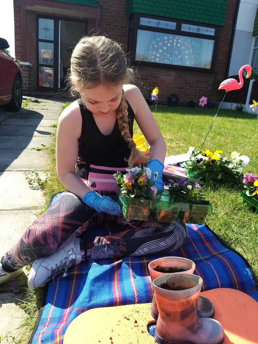 How cute are these little welly boot planters, made by 8-year-old Madison? Each year she fills all the pairs she's ever outgrown with flowers to display in the front garden - how lovely! 
See more in our #KnowsleyFlowerShow online exhibition 👇 
orlo.uk/i2Ex5