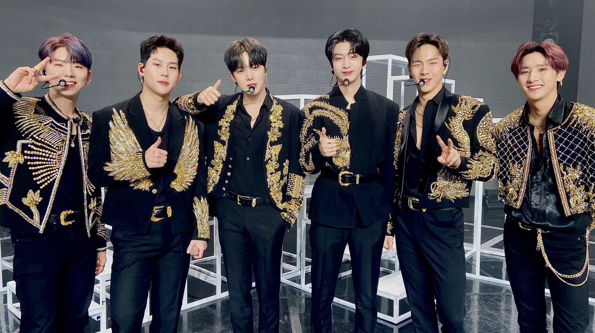 MinhyukPosting's tweet photo. bueno vi el concierto de monsta x y no puedo estar más feliz de verdad simplemente los amo mucho son muy importantes para mi ❤️❤️❤️❤️❤️ #monstaxlivewithluv #MONSTA_X #MONSTAXlive #MonstaXLiveWithLuv 💗 https://t.co/QtSO1xl9V0