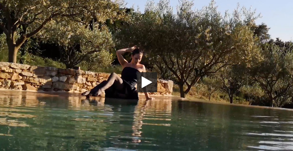 Scarlot_WAM's tweet photo. This week's #salevid is reminding me of beautiful summer evenings!

https://t.co/l4NdQygmb5

#WAM #splosh #wamvideo #wetsatin #wetlook #wetdress #stockings #wetlook #wetstockings #outside #pool #RT #swim #clothedswim #clothesdestruction #ruineddress 💖😜💦 https://t.co/rdwYB7Jznc