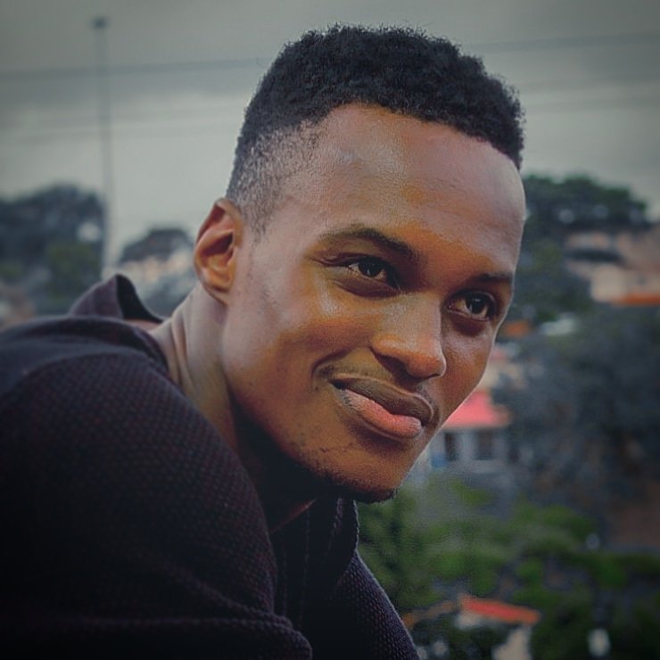 AMGLOUNGE_'s tweet image. This is Sihle Makhowane an unemployed graduate from Pinetown. He's looking to step into the modelling industry as one way of trying to make a living. If you have anything available where you may use or refer him to please assist. Your retweet will be highly appreciated🙏