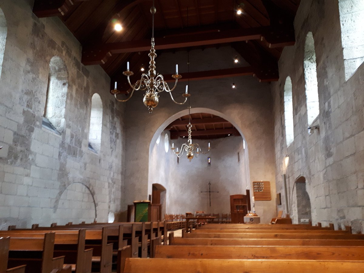 As a huge fan of  @friendschurches, I try and take a leaf from their book, so to speak, taking you to a favorite hide-out of ancient Dutch history. This is arguably the Netherlands' oldest church, in Oosterbeek (10th C., at least).