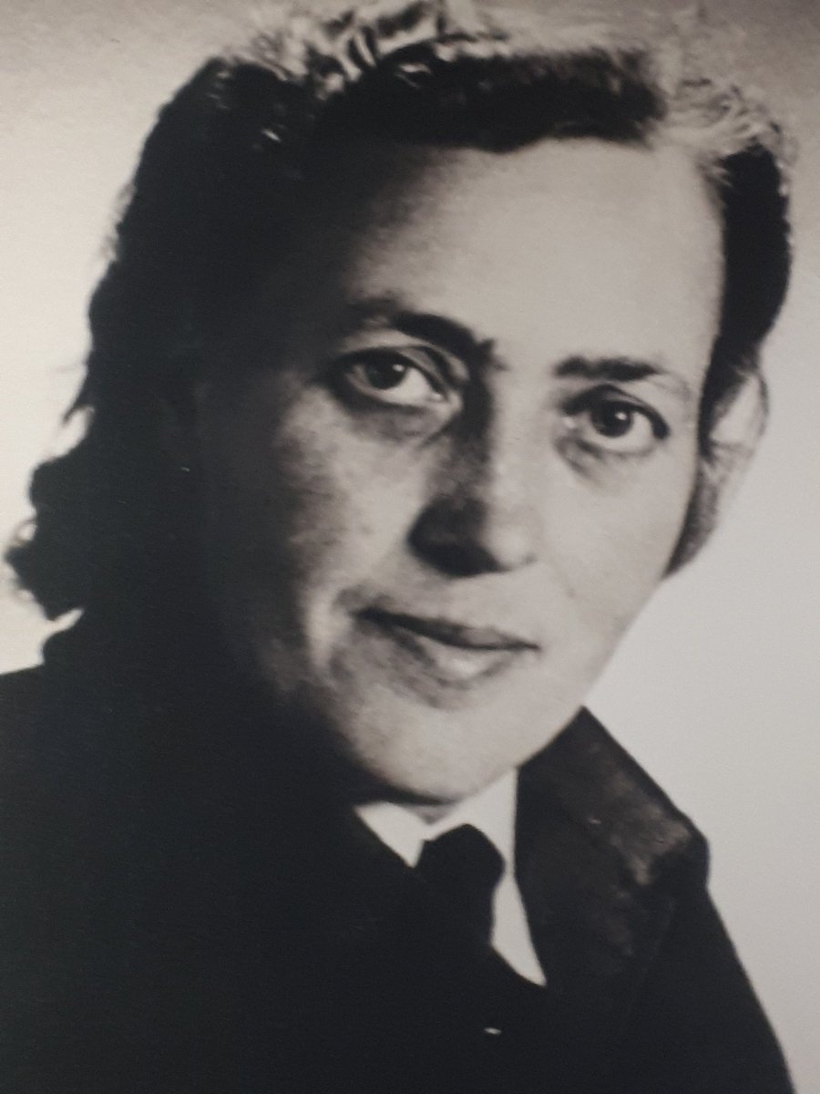 To complete your tour, you might consider crossing to the other shore and catch up on the often neglected Polish liberators as well. As the British had Kate as their angel, the Polish had Cora, Cora Baltussen. In Driel catholic church there's a lovely, free exhibition on this.