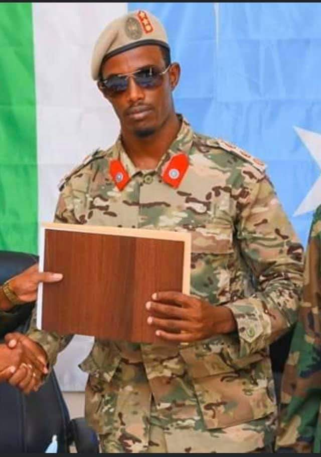 AbdirahmanHssan's tweet photo. I extend my condolences to all the staff of the @Plstatehouse on the tragic death of the Commander of the Puntland Presidential Guard,General Osman Omar Mohamed who recently died. My special condolences to the entire family of the deceased and may God grant us patience and faith. https://t.co/NrIgE08lrx