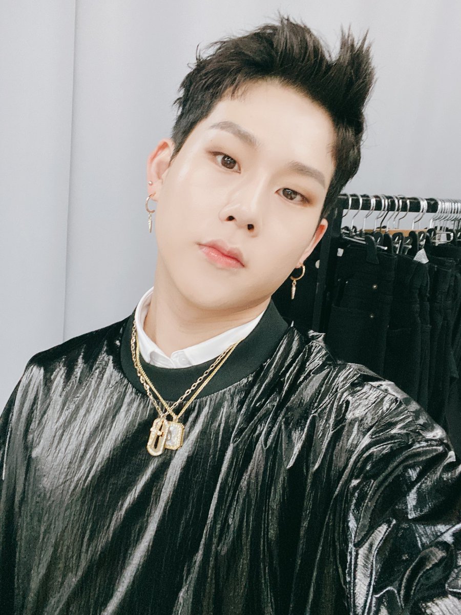 OfficialMONSTAX's tweet photo. [#주헌] 오늘 너무 즐거웠고 모니터 밖으로 
함성소리 너무 잘들었어 몬베베🖤고맙고 Stay safe!!
#monstaxlivewithluv https://t.co/bb62LHPgwP