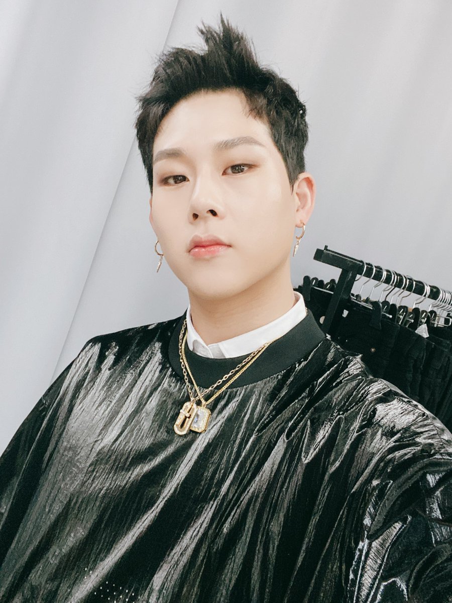 OfficialMONSTAX's tweet photo. [#주헌] 오늘 너무 즐거웠고 모니터 밖으로 
함성소리 너무 잘들었어 몬베베🖤고맙고 Stay safe!!
#monstaxlivewithluv https://t.co/bb62LHPgwP