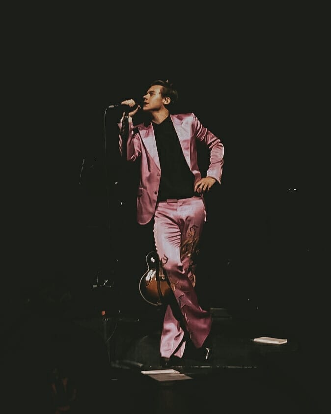 Thread: Harry Styles "The Kiwi Pose"