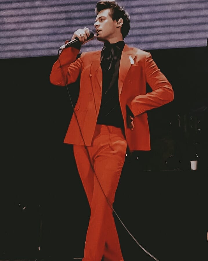 Thread: Harry Styles "The Kiwi Pose"