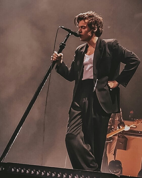 Thread: Harry Styles "The Kiwi Pose"