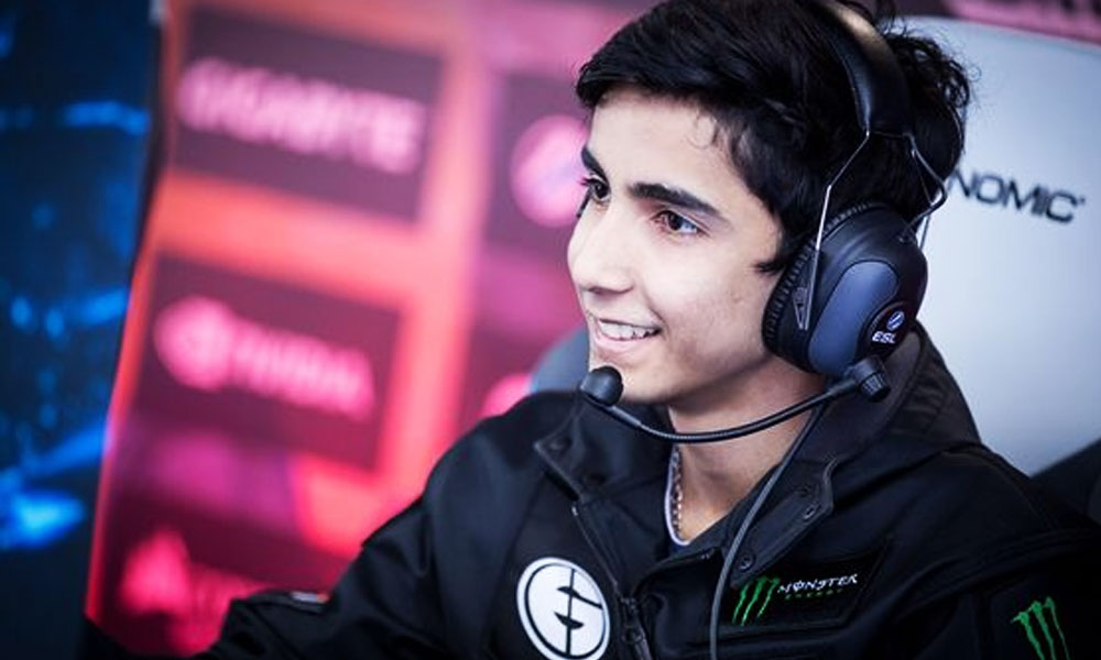 tae_kukie's tweet photo. Sumail Hassan, a 17 year old Pakistani, has become third highest earning gamer in the world.

His total earnings amounted to $2,401,560 after a recent gaming tournament, making him the third highest earning gamer in the world  #imrankhankhulwaopubg https://t.co/jT9ay5yQGp