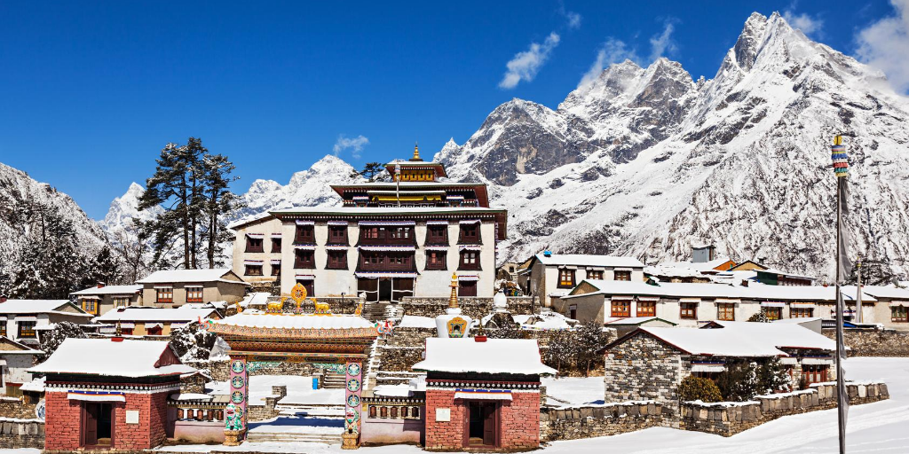 uptohimalaya's tweet photo. Tengboche Monastery 😍🥰
It is the most famous monastery of Nepal, because of its unrivalled backdrop of Mt. Ama Dablam.🙃😘
#nepal #everest #tengboche #monastery #amadablam #everesttrek #visitnepal #mountains #himalayas #everestview #trekkinginnepal https://t.co/6noNp4HMo0