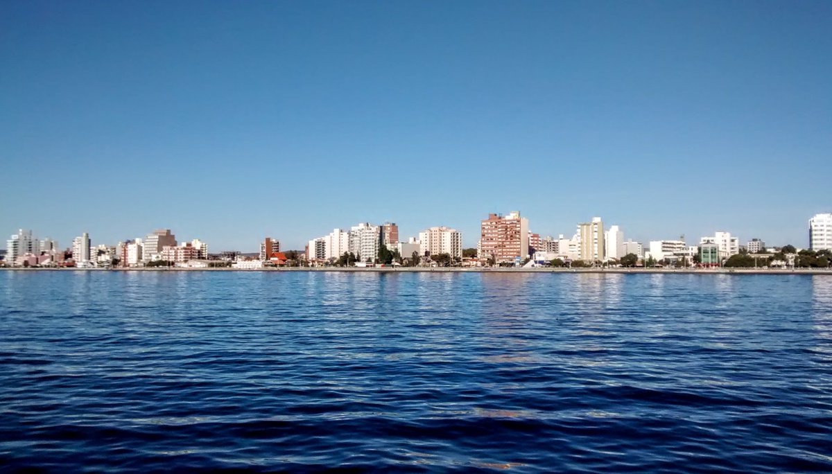 Somos Madryn, somos la <a href="/Madryna/">andres atilio</a>, somos el sol, el viento, el indio, la Mimosa y las ballenas, las lánguidas tardes de verano de aquel pueblo chico que nos vio nacer, que creció con nosotros ¿Qué otro nombre podíamos tener? Qué otra cosa podíamos ser?
Te amo #PuertoMadryn