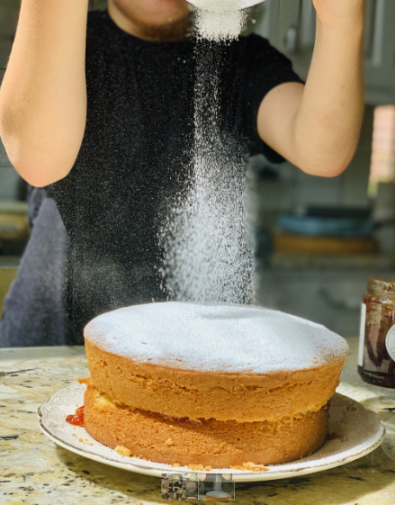 _MHS_Technology's tweet photo. @MarpleHall We are just over a week into the holidays but we have a whole load of work still to share! Archie in Y7 sent us this amazing photograph of him finishing his #VictoriaSponge #cake How delicious does that look! #baking #cookingathome #MarpleSpirit #Food #technology https://t.co/xfvy6gVpwx