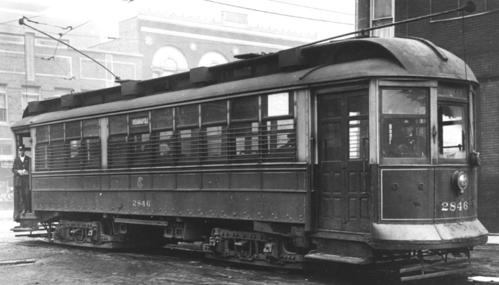 As the 47th Streetcar carrying Mr Mills travelled through Chicago's Canaryville neighborhood it paused. There was a white crowd of 300 in the street. It included many children. The white driver & passengers got off the trolly.Mr Mills and the other Black passengers were left.