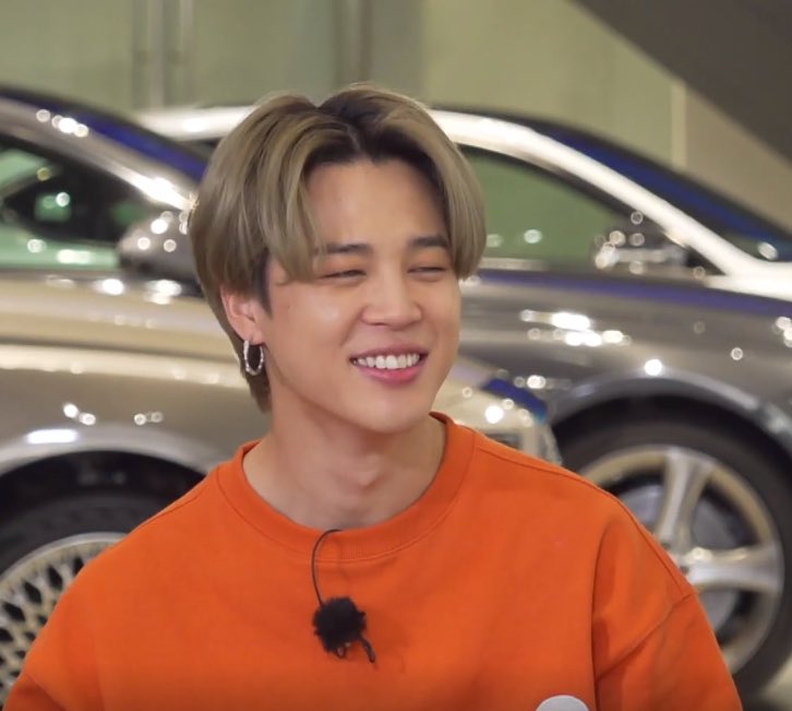 pjmsmiley's tweet photo. “no one looks good in orange”

park jimin: https://t.co/u90bIjuR4q