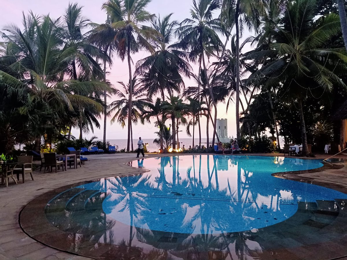 KiboSlopes's tweet photo. Twende coast na @KiboSlopes. Take time off and relax at the white sandy beaches of the Kenyan coast.
Starting from Ksh.13900 we have a wide range of hotels to choose from. #TembeaKenya #tembea254 #Travel #relaxtime #beach #Magicalkenya https://t.co/VQJEBM50WW
