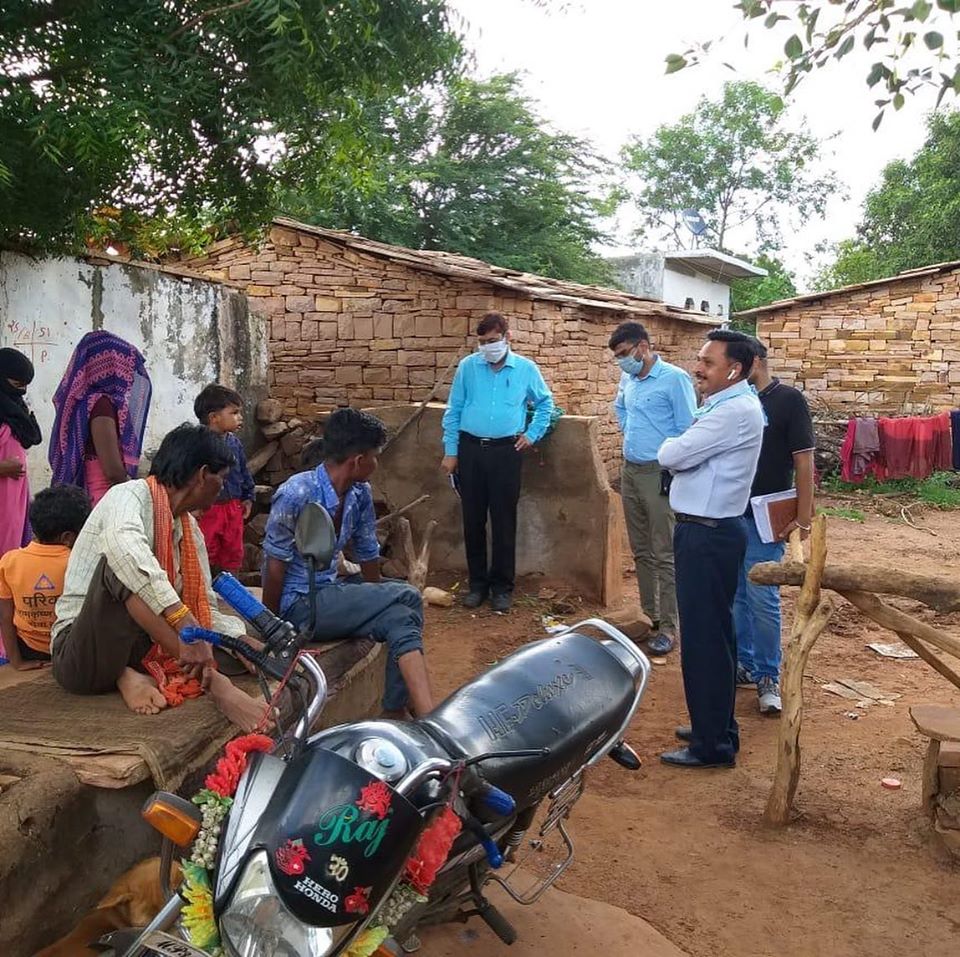 SBP in Sheopur district with district officials on a field visit to anganwadi centres. The team did household visits to ensure #pregnant women are getting proper antenatal care &amp; checked routine #immunisation schedule, &amp; supply &amp; intake of iron &amp; folic acid tablets. <a href="/tatatrusts/">Tata Trusts</a>