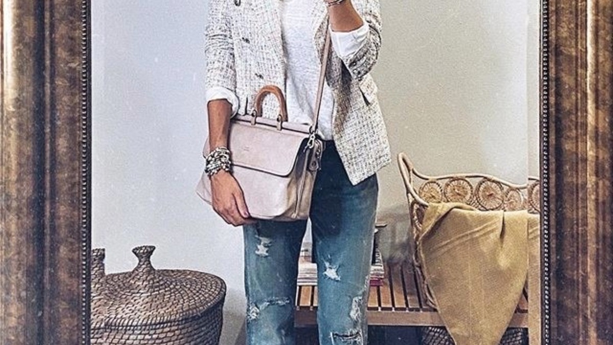 abbacinobags's tweet photo. 💄 This summer you cannot miss an original and versatile bag like this one with wooden handles that @lookandchic  knows how to combine it with light tones. It can be yours with 40% off. 💄 Buy now  ➡ https://t.co/SQuxUH6ZiH https://t.co/L9di81svdz