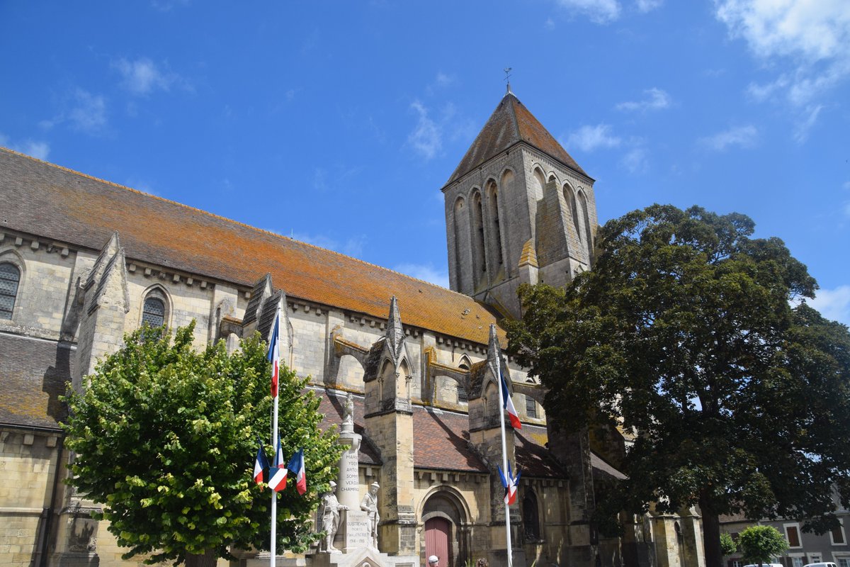OuistrehamRB's tweet photo. Aujourd'hui c'est la Saint Samson.
Une bonne raison pour admirer notre belle église.😍
Livret historique ➡️ https://t.co/WE3cofDXsL #Samson #SaintSamson #Eglise #patrimoine #ouistreham #ouistrehamrivabella #caenlamer #normandie #calvados https://t.co/T2nbNjG9uM