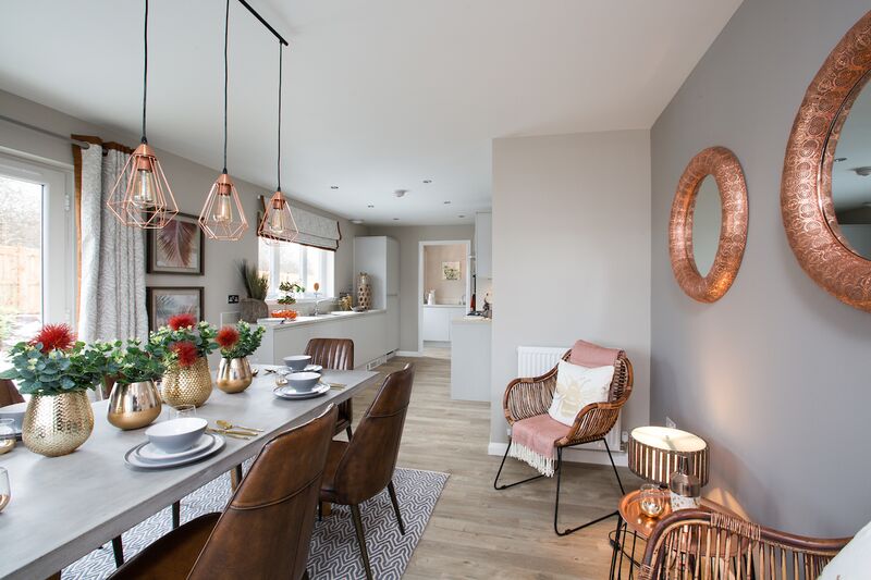 walker_group's tweet image. Add atmosphere to your home with gorgeous low hung pendant lights like these ones in our showhome at Long Meadow in Ormiston. Perfect for brightening things up on gloomy days. #lights #interiors #newbuild