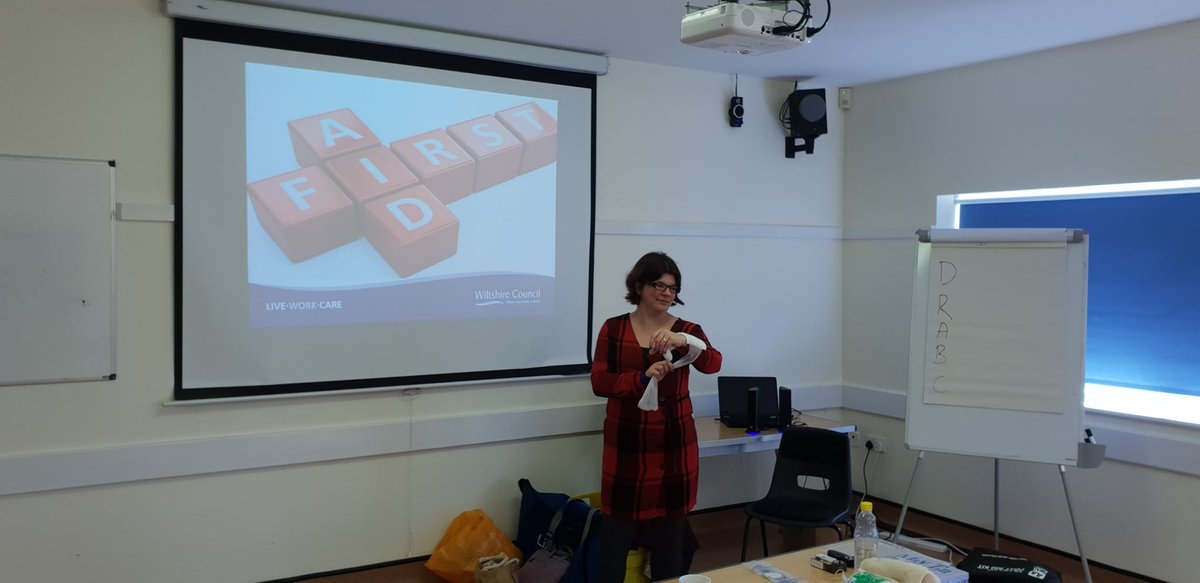 WiltsLearning's tweet photo. Could you provide effective First aid in an emergency situation❓
🌟Spaces available 🌟18th August 🌟QNUK Level 3 Award in Emergency First aid at Work🌟
#TuesdayMorning #SaveALife #WiltsTraining #Training #COURSES https://t.co/9uGXHc9Slb