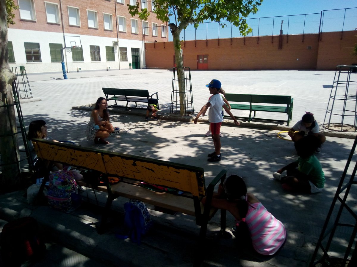 pinardi_oficial's tweet photo. Reencuentros, sonreír con los ojos, jugar con espuma, con  agua, leer, hacer deporte, excursiones, bailes, incluso la magia, al más estilo salesiano, han estado presente en las 9 #EscuelasdeVerano #GRACIAS #CaixaProInfancia #CPIMadrid #VeranoSalesiano

https://t.co/v3dm0t2Iry] https://t.co/rwQ8AJ9kxU