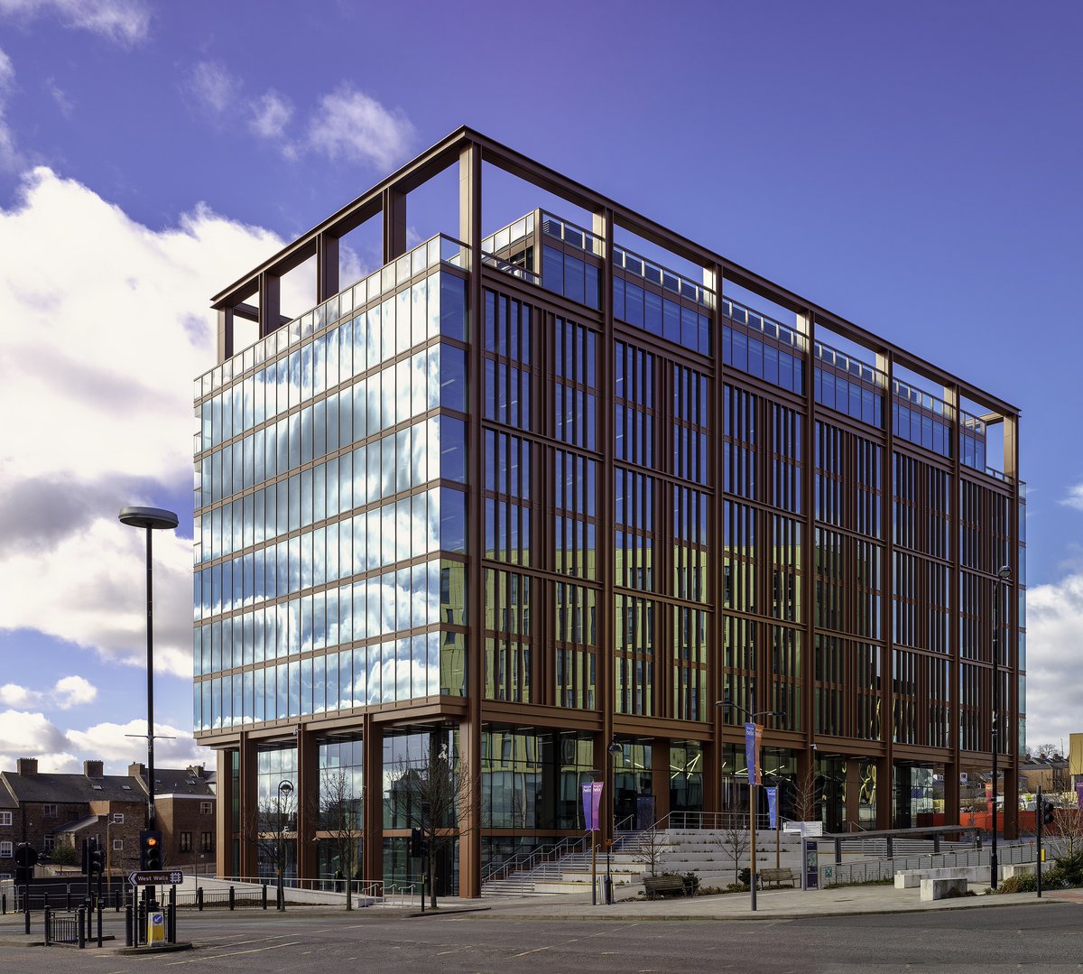 The North East is attracting more companies &amp; jobs than any other region outside of London! Figures from @tradegovuk show that 179 jobs were created for every 100,000 people, placing us behind only London as the best performing area of the country! 

investnewcastle.com/news-and-event…