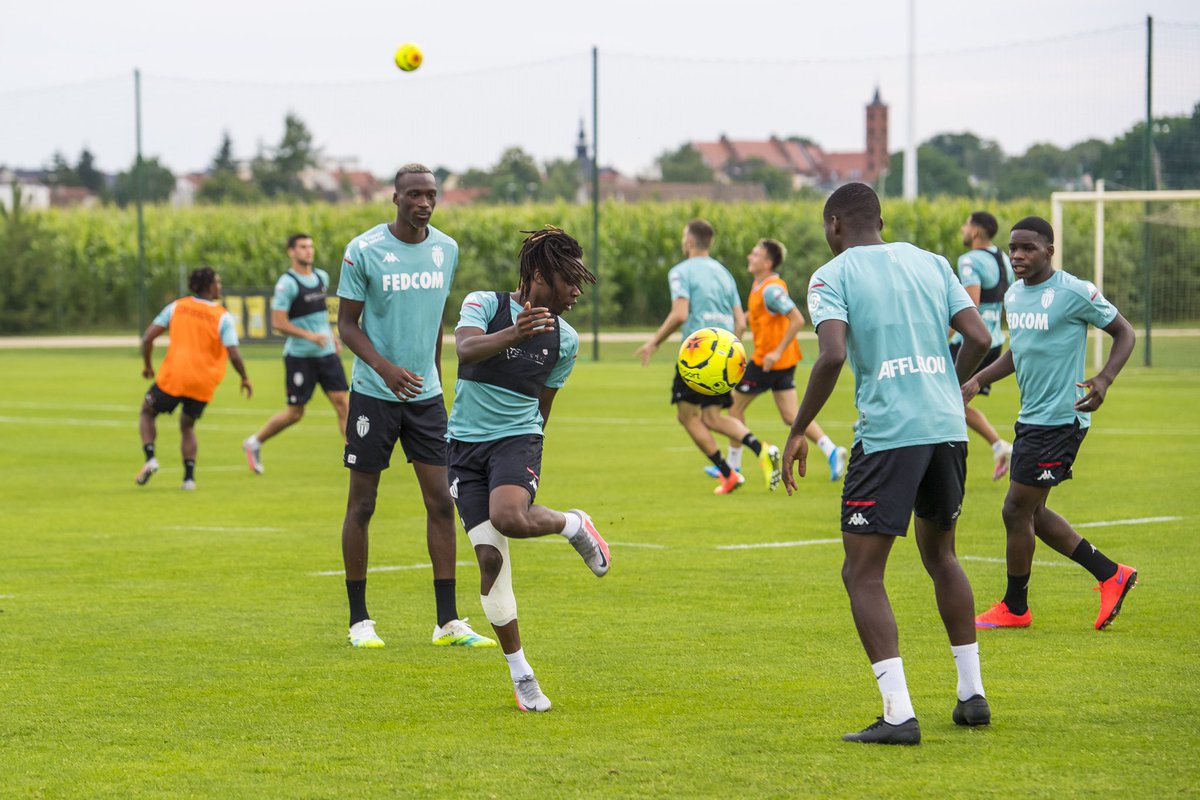 arthur2r3's tweet photo. First training
๐Poland
#01% #AZ18 https://t.co/yqX6PEXPqC