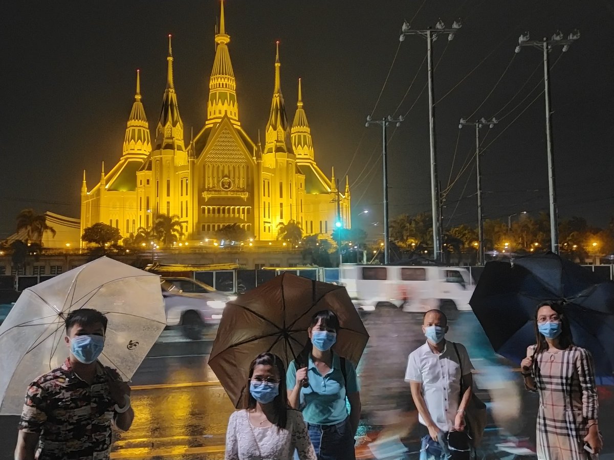 ArkadeEleazar's tweet photo. Despite the heavy rain, some INC members once again witnessed the beauty of the golden-lit main large temple tonight in Commonwealth, Quezon City, Philippines. 

HAPPY 106th  Anniversary to all brethren worldwide!🙋😍🇮🇹

7.27.2020 https://t.co/uU4kbU6bUp