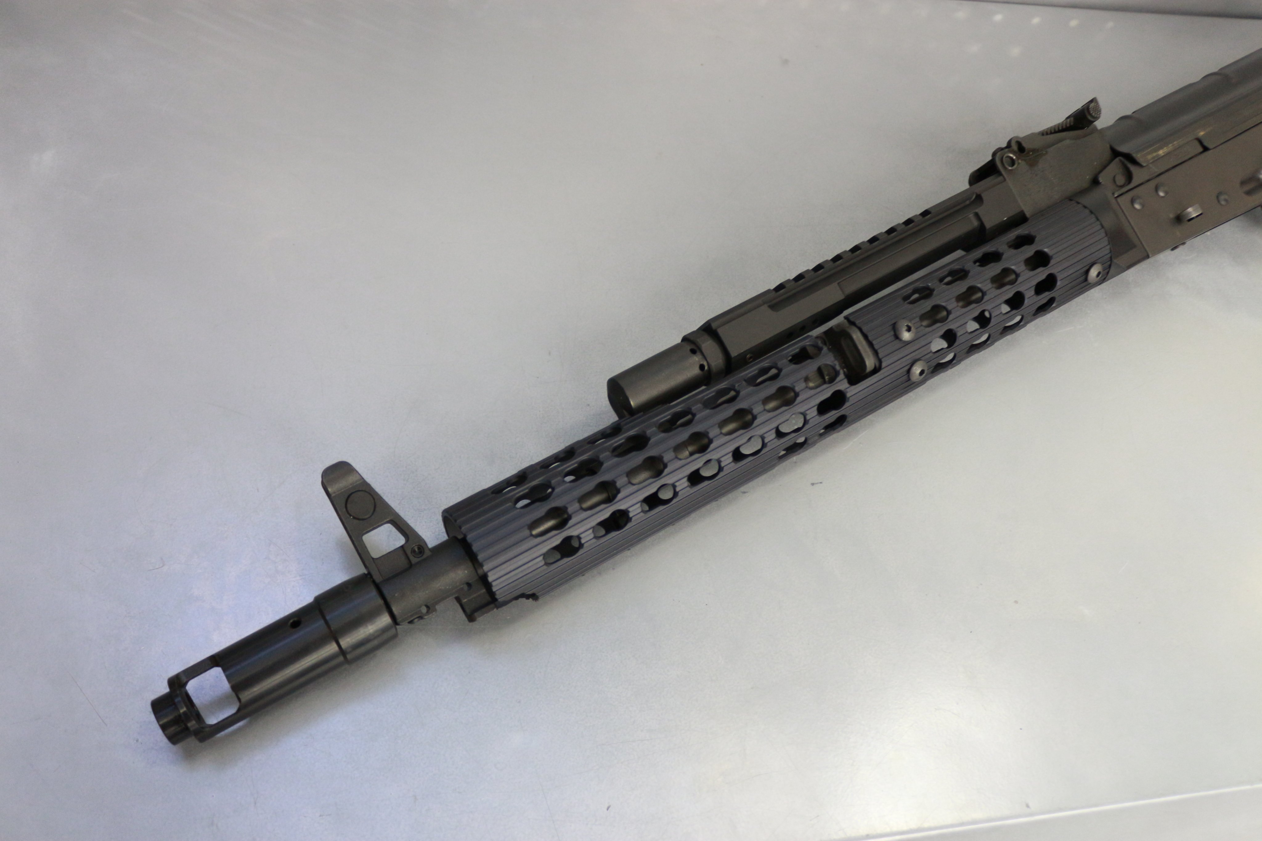 大特価放出！ 5KU VS-25ハンドガード＆LCT レール付きガス