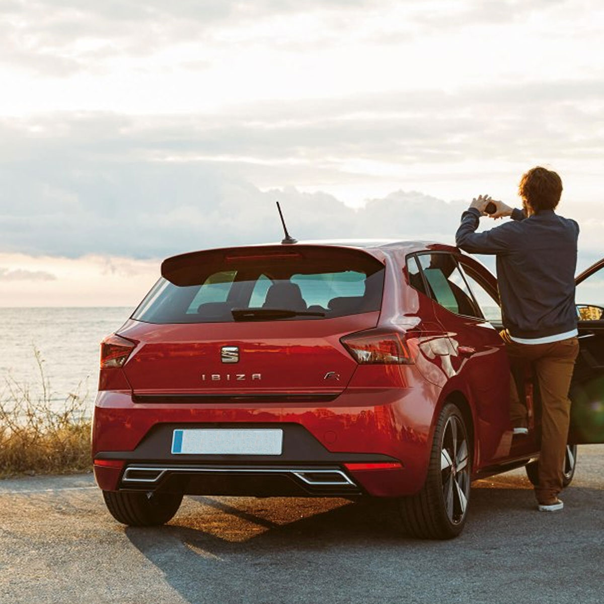 Comme un vent de liberté ! 🌻 #seat #seatibiza #lac #summer2020 #instacars #jeanlain