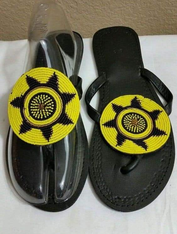 ecybellah's tweet photo. 👡viatu vya shanga na ngozi OG.👡 Jinsia na Rika zote
Weka odder ya ua na designe uipendayo tutakutengenezea kulingana na mahitaji yako 
*Jumla 13,000/=
*Rejareja 15,000/=
Mikoani tunatuma kwa gharama za mteja .
Arusha free delivery .
::0658243144
Karibu @ecybellah Tukuhudumie. https://t.co/l3rK7PXy5t
