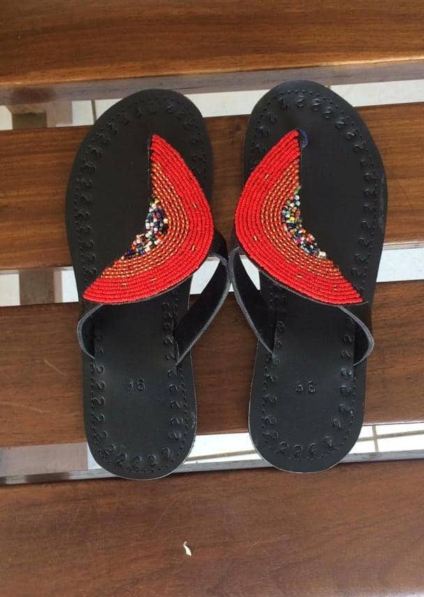 ecybellah's tweet photo. 👡viatu vya shanga na ngozi OG.👡 Jinsia na Rika zote
Weka odder ya ua na designe uipendayo tutakutengenezea kulingana na mahitaji yako 
*Jumla 13,000/=
*Rejareja 15,000/=
Mikoani tunatuma kwa gharama za mteja .
Arusha free delivery .
::0658243144
Karibu @ecybellah Tukuhudumie. https://t.co/l3rK7PXy5t