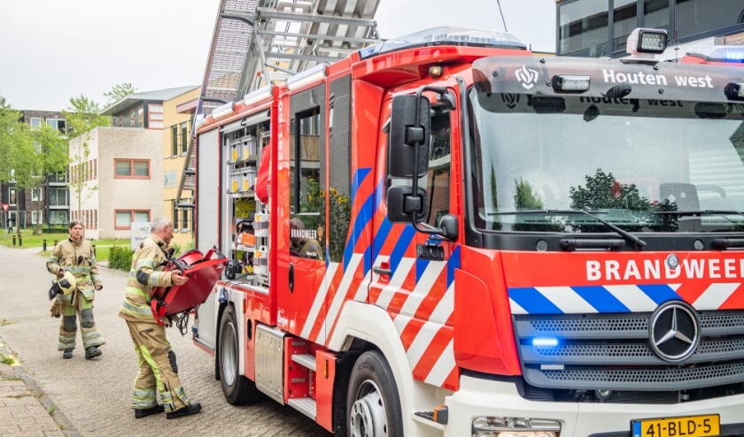Brandweer Houten naar kortsluiting bij bedrijf [HOUTEN] De Houtense brandweer is maandagmiddag uitgerukt voor een brandmelding bij een bedrijf aan de Pelmolen in Houten.