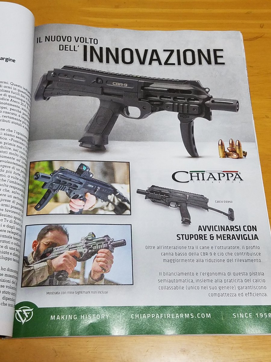 よしぞうmaro そのイタリアの銃器雑誌 日本のgun誌的な立ち位置だが 実銃広告が格好良い 勿論 イタリアも一般人の 拳銃所持は法律違反なのですが