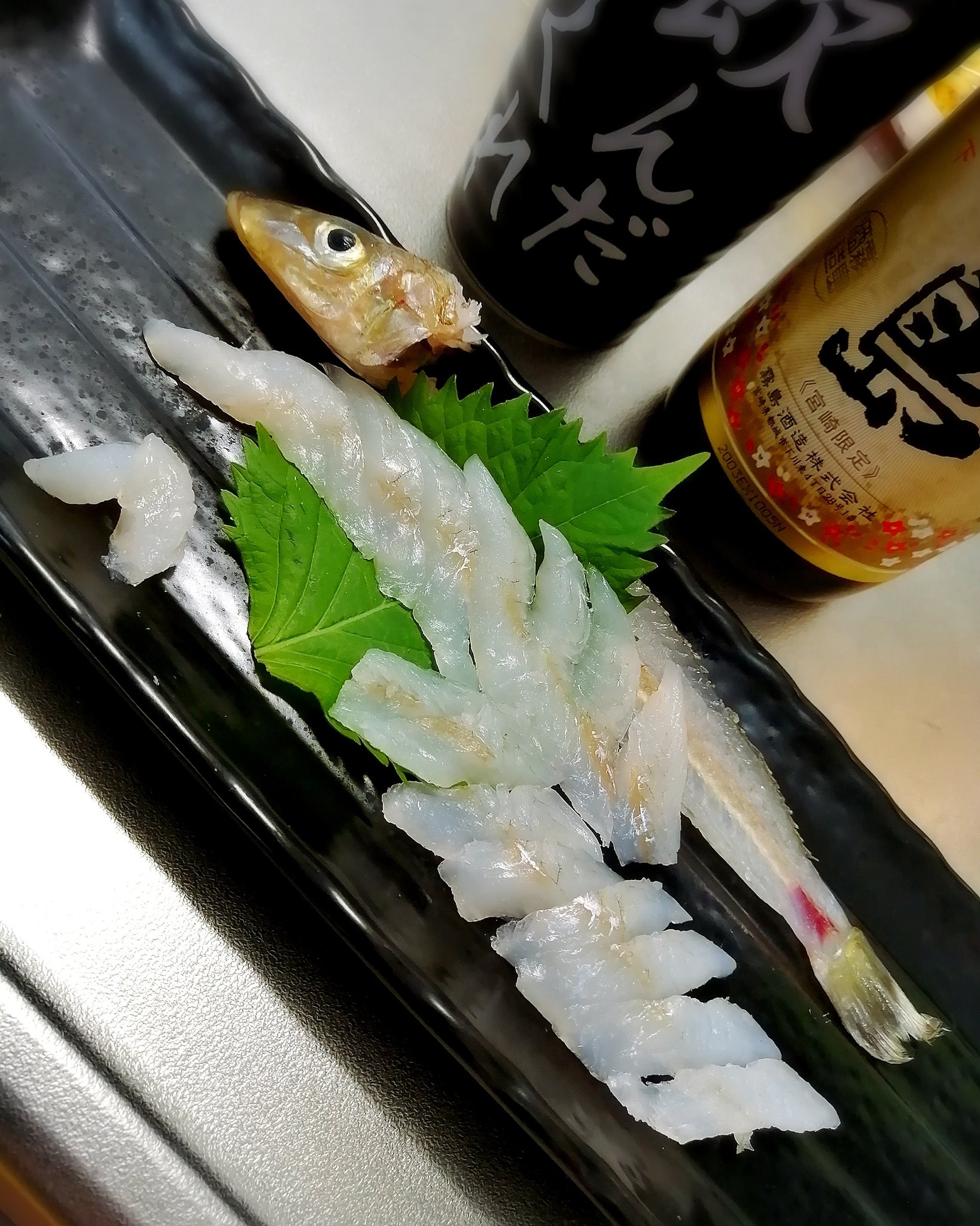 福嶋 亮太 夏の旬 釣りキスの刺身 天ぷらもいいけど 刺身も旨味あって白身で最高だよん ポン酢 醤油で2度美味しい シロギス 鱚 釣り 魚 刺身