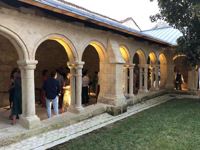 Nous sommes ravis d’avoir accueilli le 21 juillet l’afterwork du Bdx Atlantique Business Club en collaboration avec les Boxers de Bdx Business Club, au cloître des Cordeliers. Faire découvrir notre lieu emblématique en plein cœur de Saint-Emilion est toujours un réel plaisir