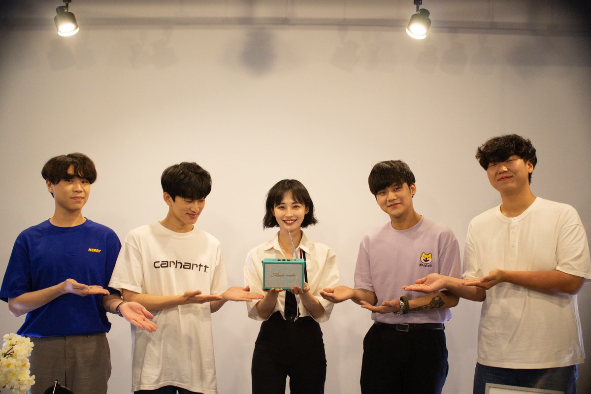 boyzmoon_'s tweet photo. [소년:달🌙]
아티스트 솜해인님의 미니라디오 콘텐츠에 게스트로 출연하게 되었습니다!!

내일 오후 6시!! 
"Somhein channel" 에서 확인하실 수 있습니다. 
https://t.co/ekjxrZHeiT

저희가 숨겨두었던⭐️개인기⭐️를 공개합니다...👍🏻

#소년달 #솜해인 #솜혜인 #somhein #miniradio #미니라디오 https://t.co/tIlOGjdRAj