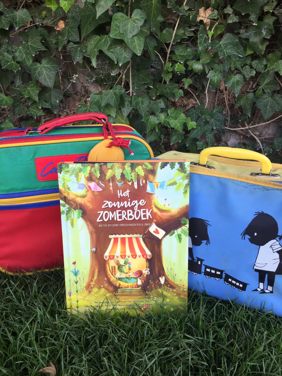 Op vakantie ...en ik neem mee Het zonnige zomerboek van <a href="/moonuitgevers/">Uitgeverij Moon</a> . Een prachtige bundel met verhalen van verschillende auteurs #zomer #tip #voorlezen #vakantie