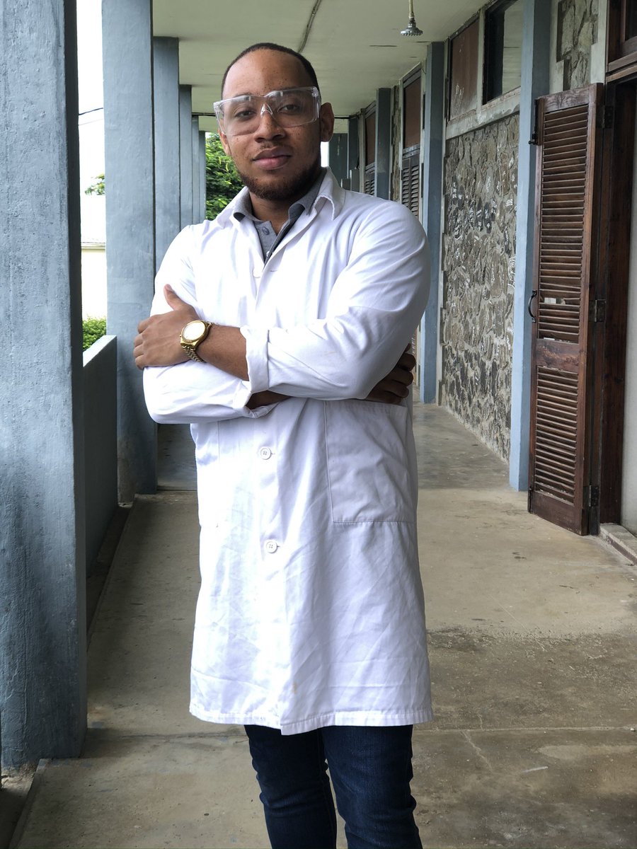 OhGVibe's tweet photo. I am from Saint Lucia in the Caribbean with a Bachelor’s degree in Chemistry. 

I would love the opportunity to work with @fentyskin @fentybeauty in their product development lab👨🏽‍🔬. I have sent my resume and media kit to the Careers dept. 🙏🏽✨ Pray for me https://t.co/nfmkUAT9XG
