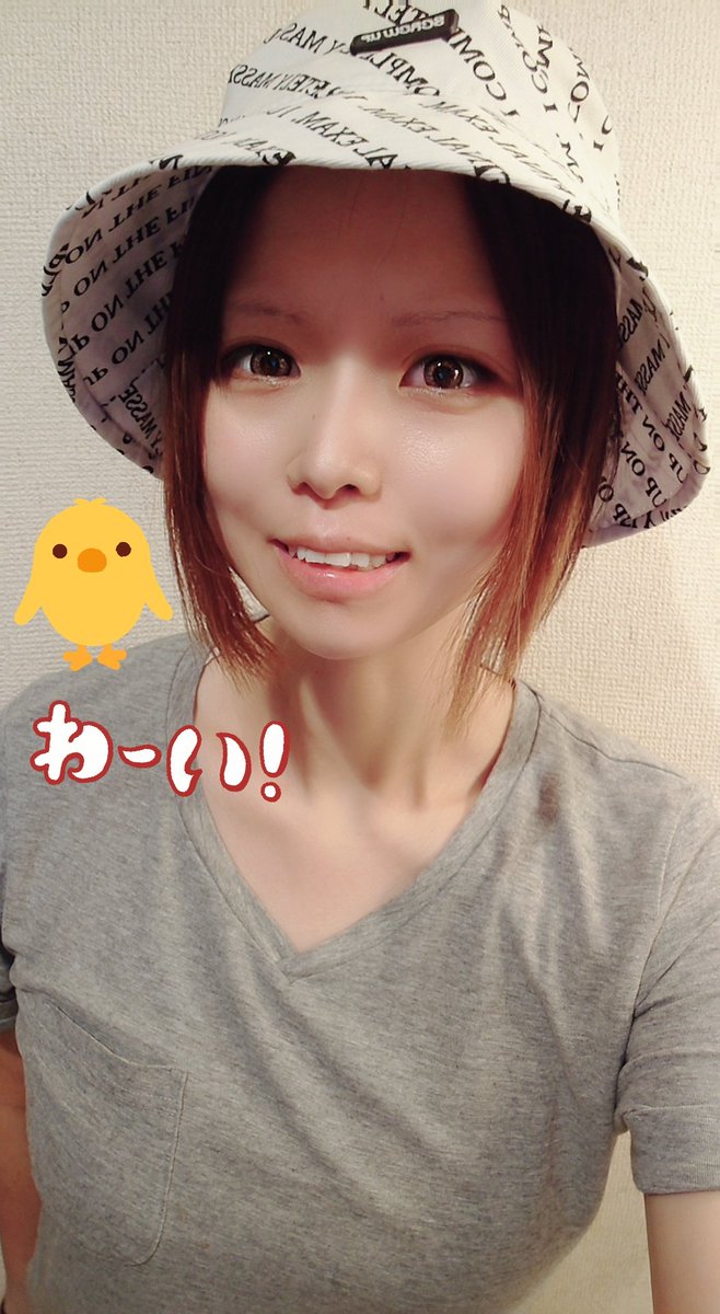 Shal The Uncrowned Twitterissa 髪の毛がパラパラと抜ける ゴッソリ抜けてしまうのも時間の問題なのかな 抜け毛が落ちにくいように帽子を買った この帽子可愛いすぎるよ 外に出るのが楽しくなるのは間違いない