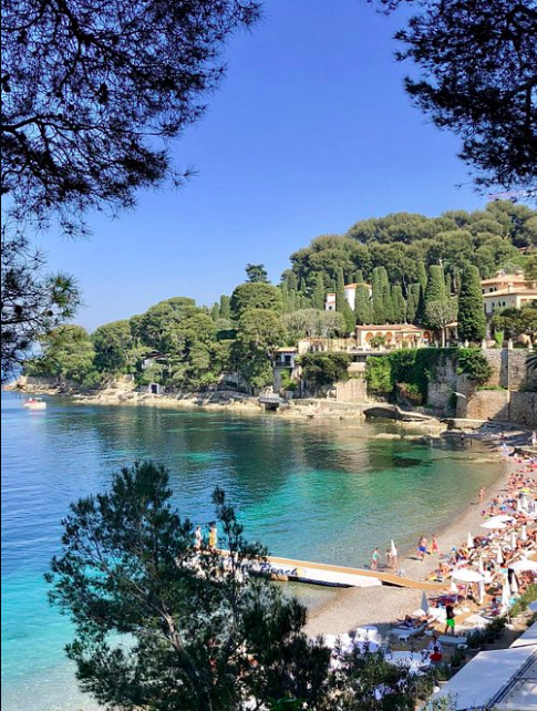 theselectravel's tweet photo. Elles sont chics, bohèmes ou décontractées... mais surtout elles sont privées ! Posez votre serviette sur le sable doré des plus belles plages privées de la #cotedazur 👉 https://t.co/IYCJKE1DAo

#CetÉtéJeVisiteLaFrance @VisitCotedazur @EsterelCoteAzur @CannesIsYours https://t.co/GAZ9WJKbCc