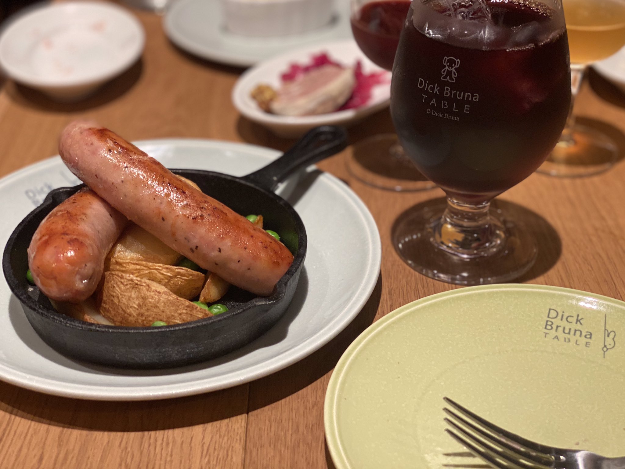 阪急電鉄 公式 先日 神戸三宮へ行った際にdick Bruna Tableさんへ 店内も食器も ミッフィーを代表とするディック ブルーナさんのイラストや作品がたくさん もちろんお食事にも 中の人のおでかけ 神戸三宮 T Co 5kci2rkbdh Twitter