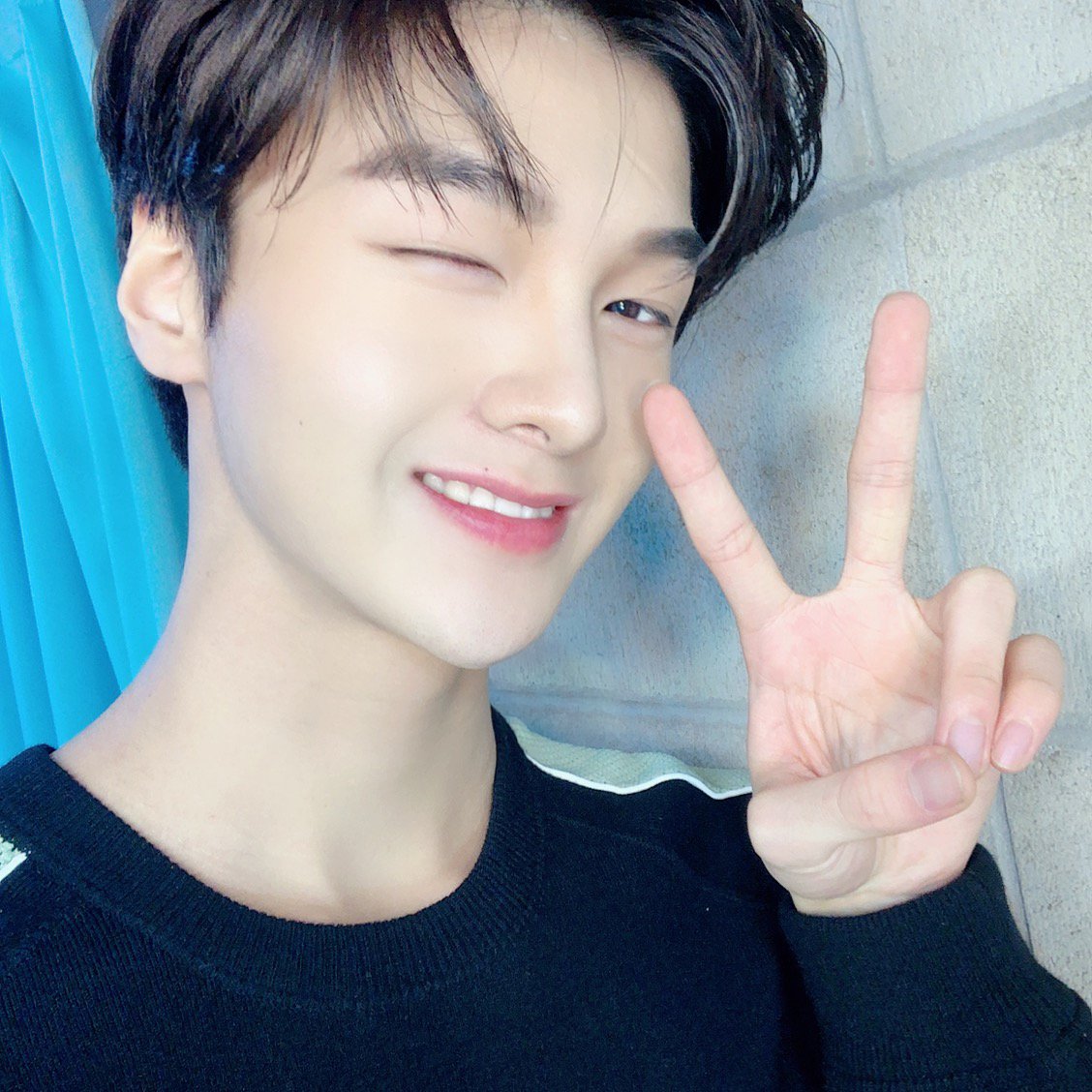 2. selfies/pics (brace yourself bcs this is going to be a lot)