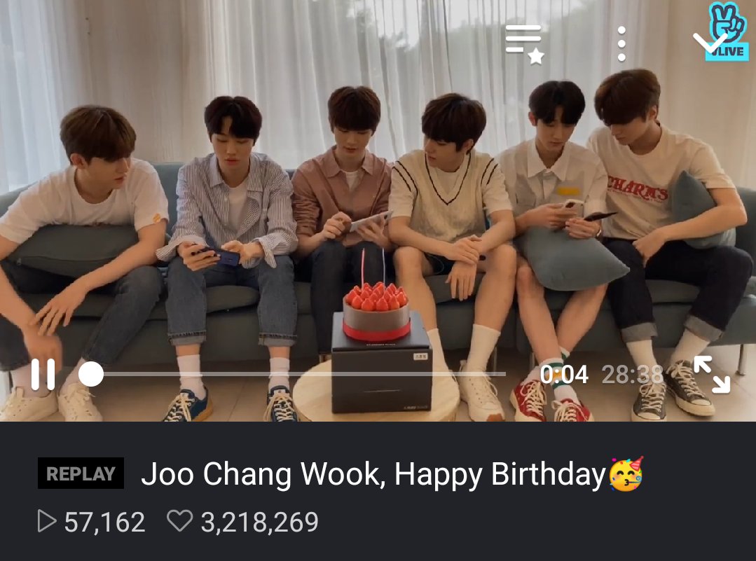 3. vlive to interact with fans (chacha talked a lot in their vlive btw)