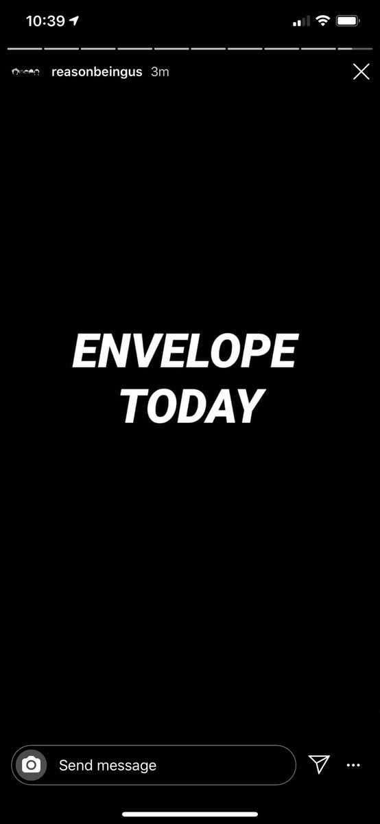 tpwklaine's tweet photo. @FakeReasonBeing if You playing me imma be mad
#OpenTheEnvelope #10YearsOf1D https://t.co/CwbrT1eHmI