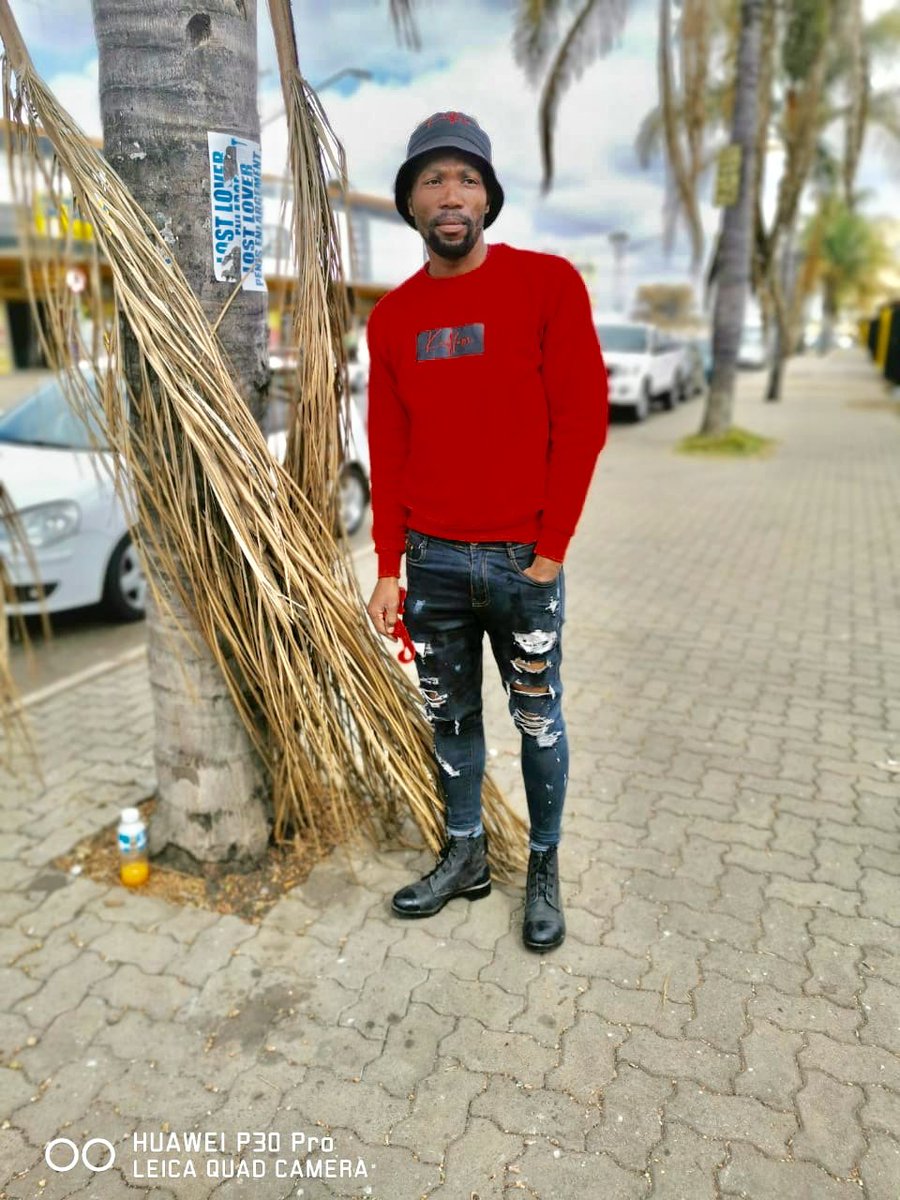 10Jucci's tweet photo. Picture remains the same๐ค๐ค๐ค๐ค #blacklivesmatters #UnityisStrength #equalityisPower #BlackisBOLD #wearwithPride #trueafrican #proudlyAfrican โผ๏ธโผ๏ธโผ๏ธ https://t.co/2q4Ni0HM4d
