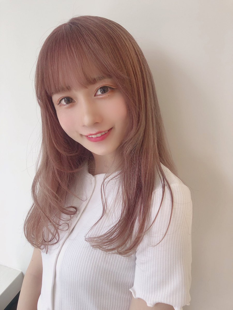 ぷうたん 男ウケは絶対ブラウン って謎に2年間ずっと茶髪死守してきたけど なんで自分が挑戦したい髪色にしないんだろうってふと思って心機一転イメチェンしてきた