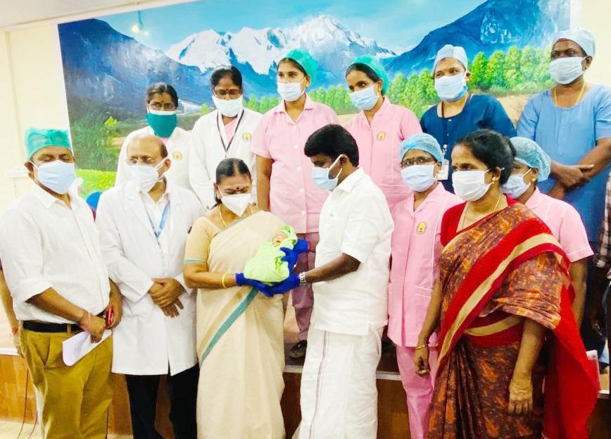 airnewsalerts's tweet photo. Chennai: An abandoned just-born boy rescued from near a dustbin 2-weeks ago by police.

Today, Health minister Dr Vijayabaskar handed him over to social welfare dept. Baby was named as Muthamizh Selvan. Dr Saroja said he can be adopted by willing couple by following CARA norms. https://t.co/M5NyBYBJBe